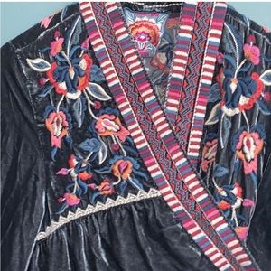 Johnny Was NWT velvet duster, kimono. Sz L.